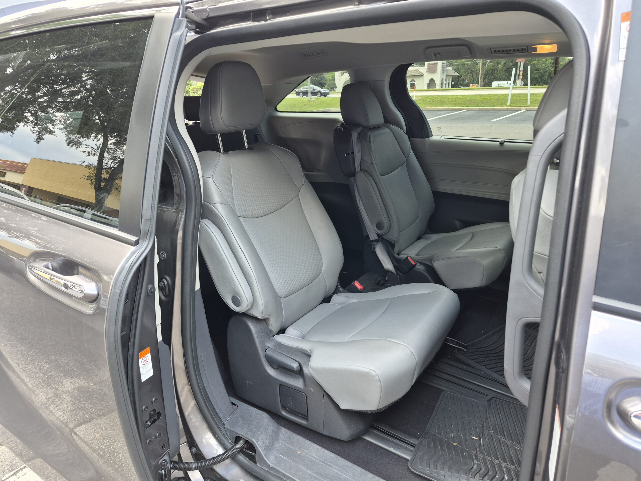 Toyota Sienna exterior